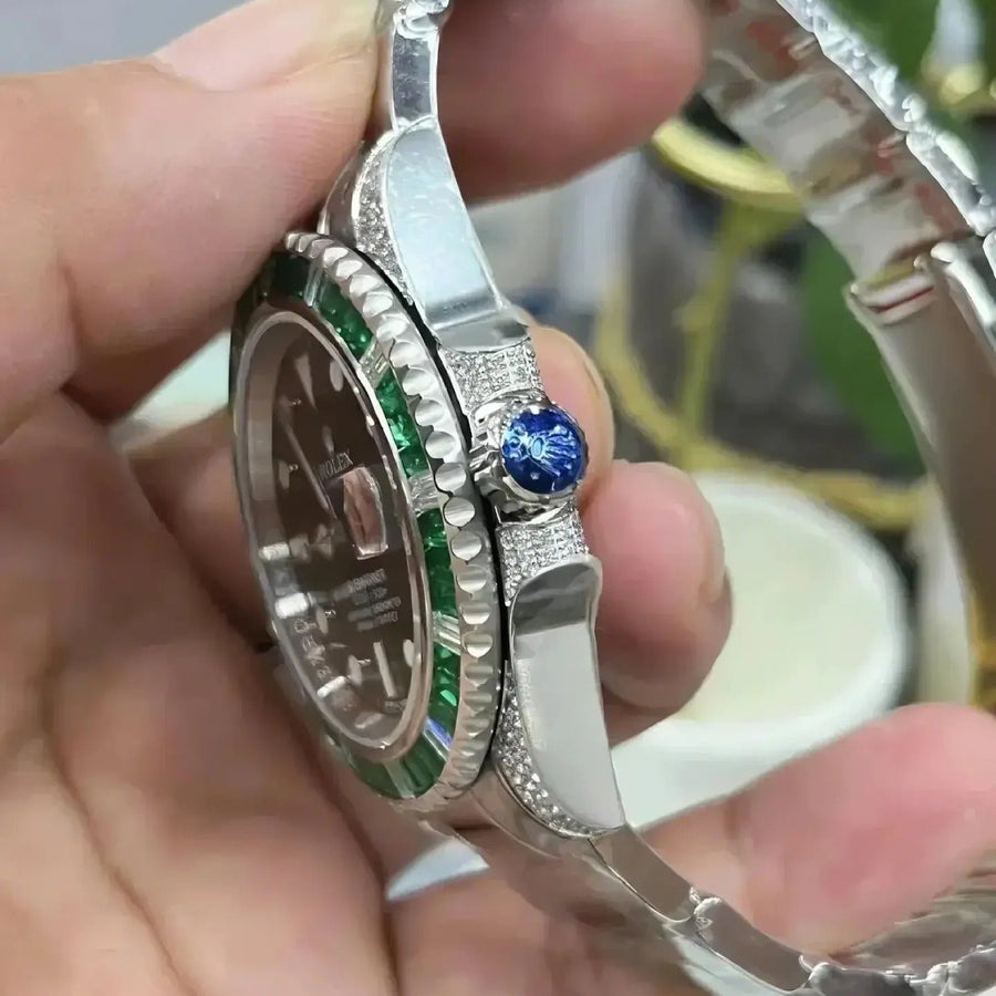 Submariner Date, 18K White Gold Diamonds Emerald UNWORN, 40mm — image 7