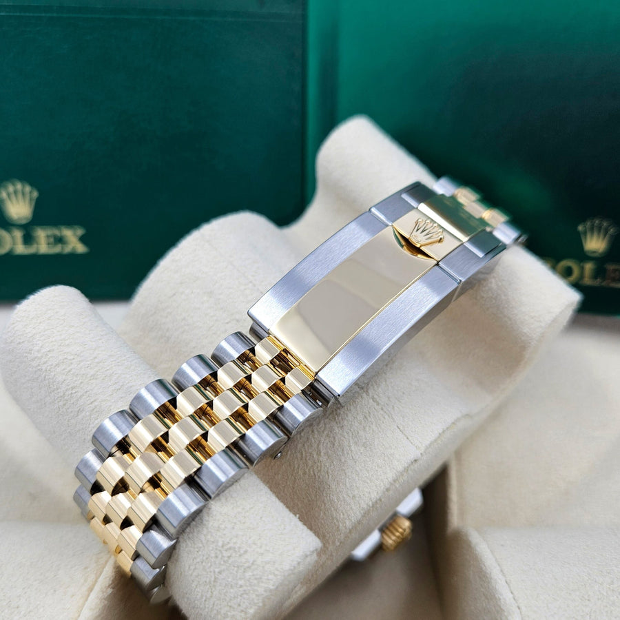 GMT-Master II, 40mm, Oystersteel and 18k Yellow Gold, Ref# 126713GRNR-0001 — image 9