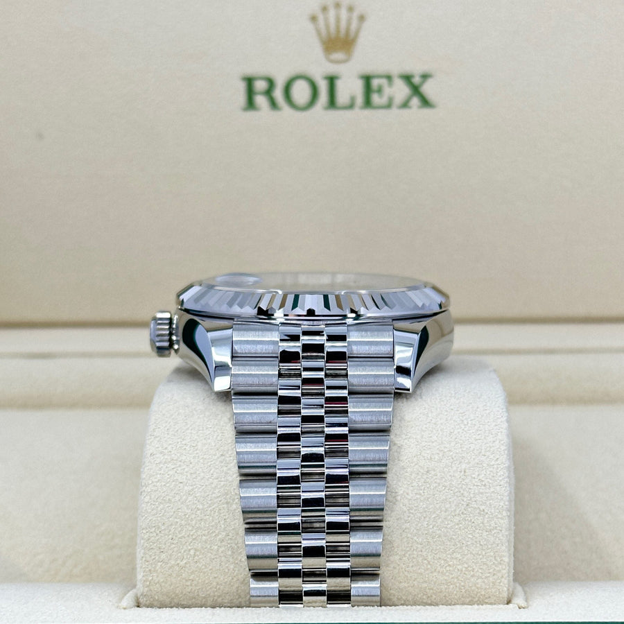 Sky-Dweller, 42mm, Oystersteel and 18k White Gold, Blue, Jubilee, Ref# 336934-0006 — image 5