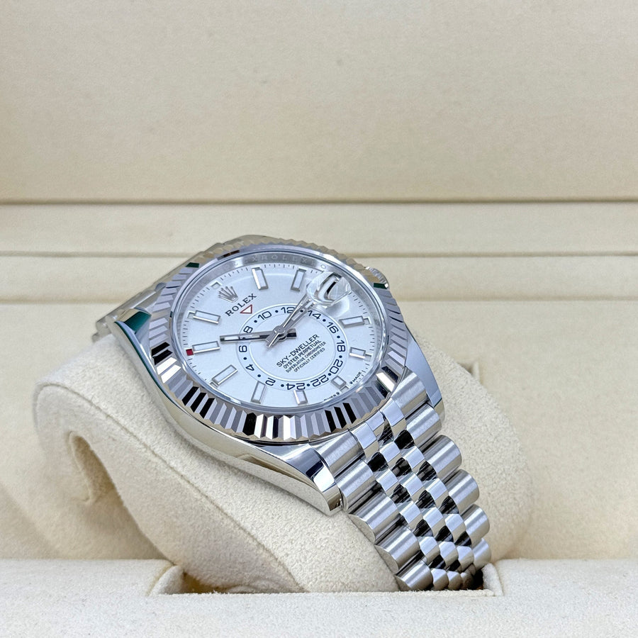 Sky-Dweller, 42mm, Oystersteel and 18k White Gold, White, Jubilee, Ref# 336934-0004 — image 5