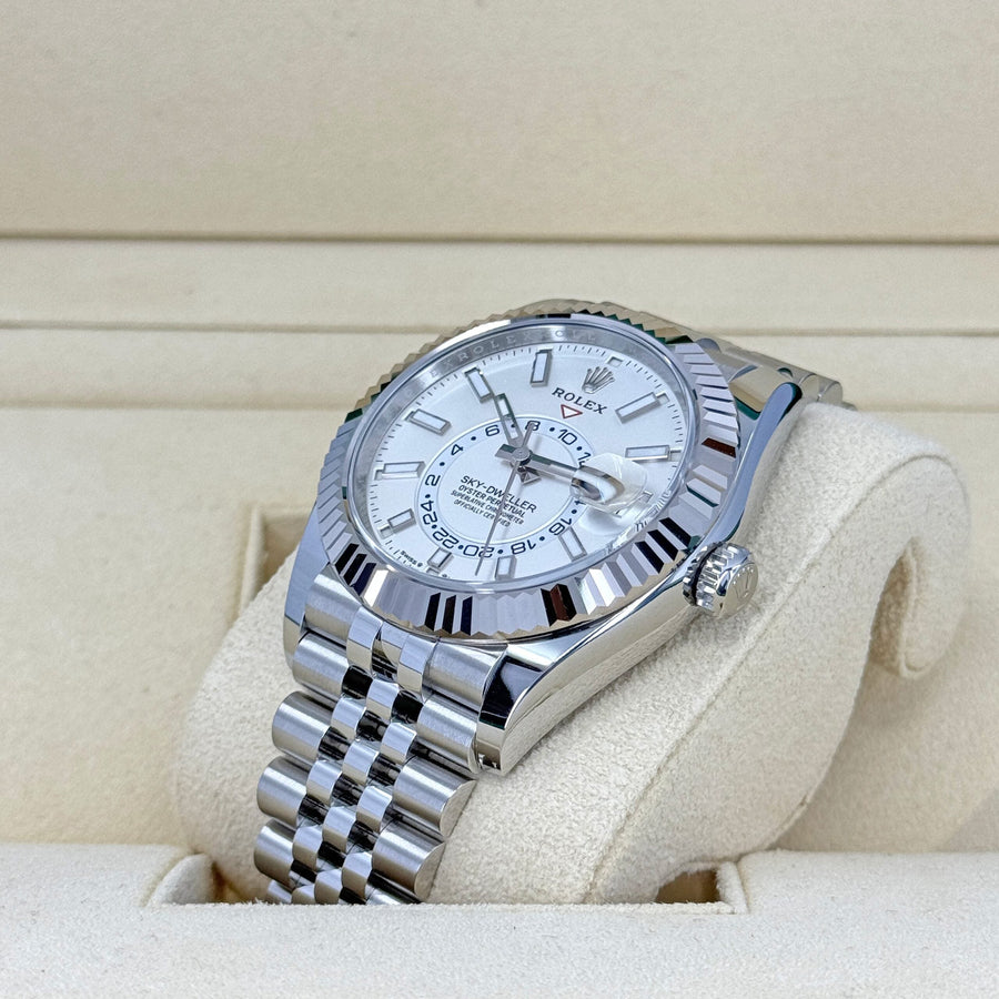 Sky-Dweller, 42mm, Oystersteel and 18k White Gold, White, Jubilee, Ref# 336934-0004 — image 6