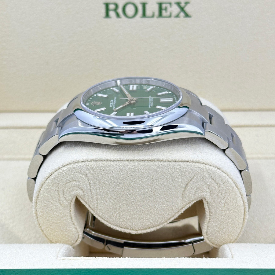 Oyster Perpetual 41 No Date, Oystersteel, 41mm, Oyster, Ref# 124300-0005 — image 3