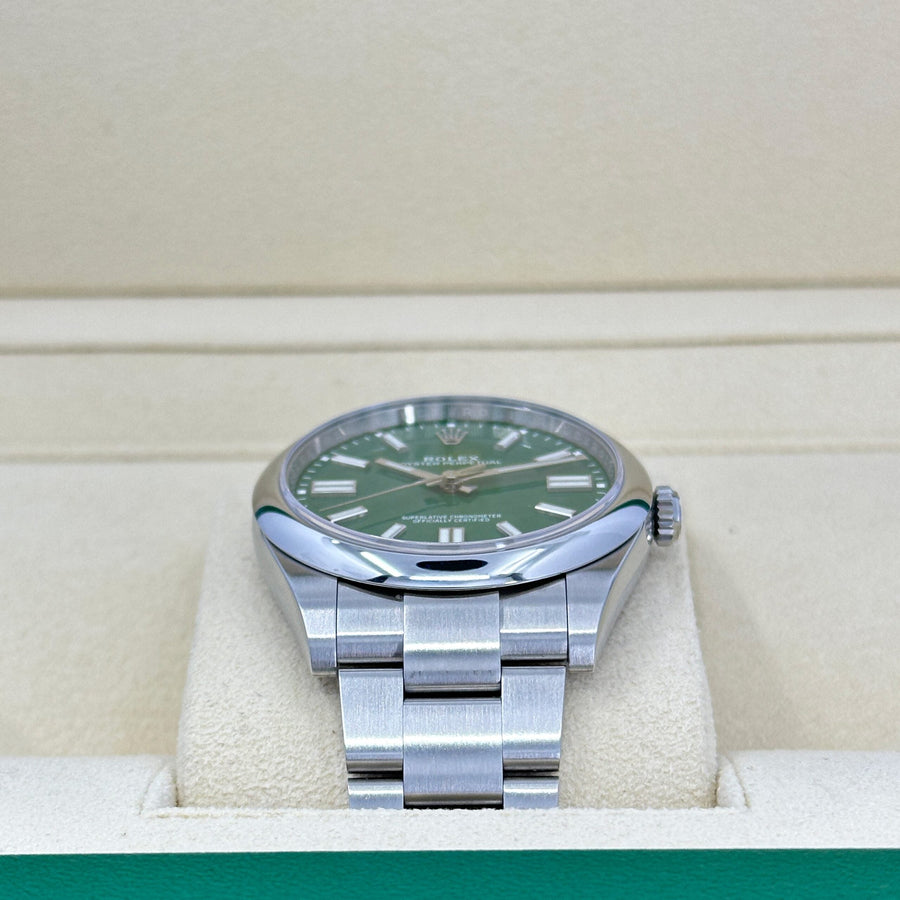 Oyster Perpetual 41 No Date, Oystersteel, 41mm, Oyster, Ref# 124300-0005 — image 4