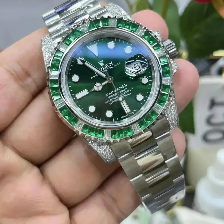 Submariner Date, 18K White Gold Diamonds Emerald UNWORN, 40mm — image 3