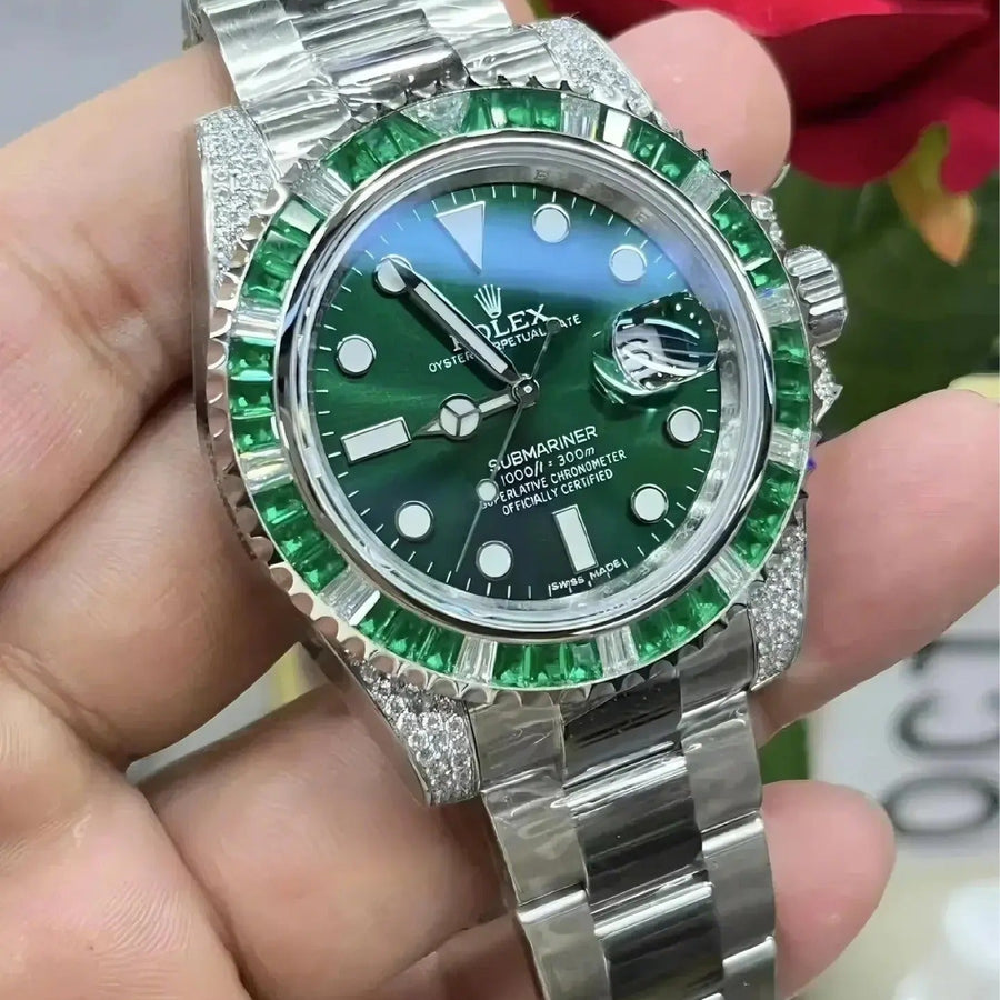 Submariner Date, 18K White Gold Diamonds Emerald UNWORN, 40mm — image 5