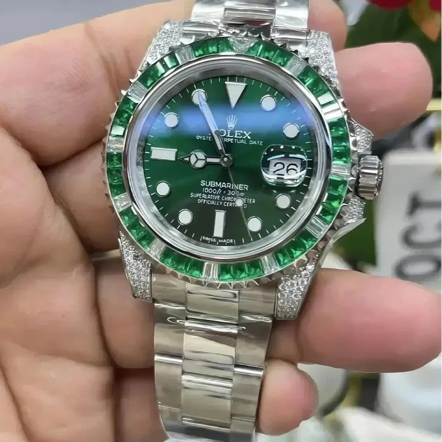 Submariner Date, 18K White Gold Diamonds Emerald UNWORN, 40mm — image 4