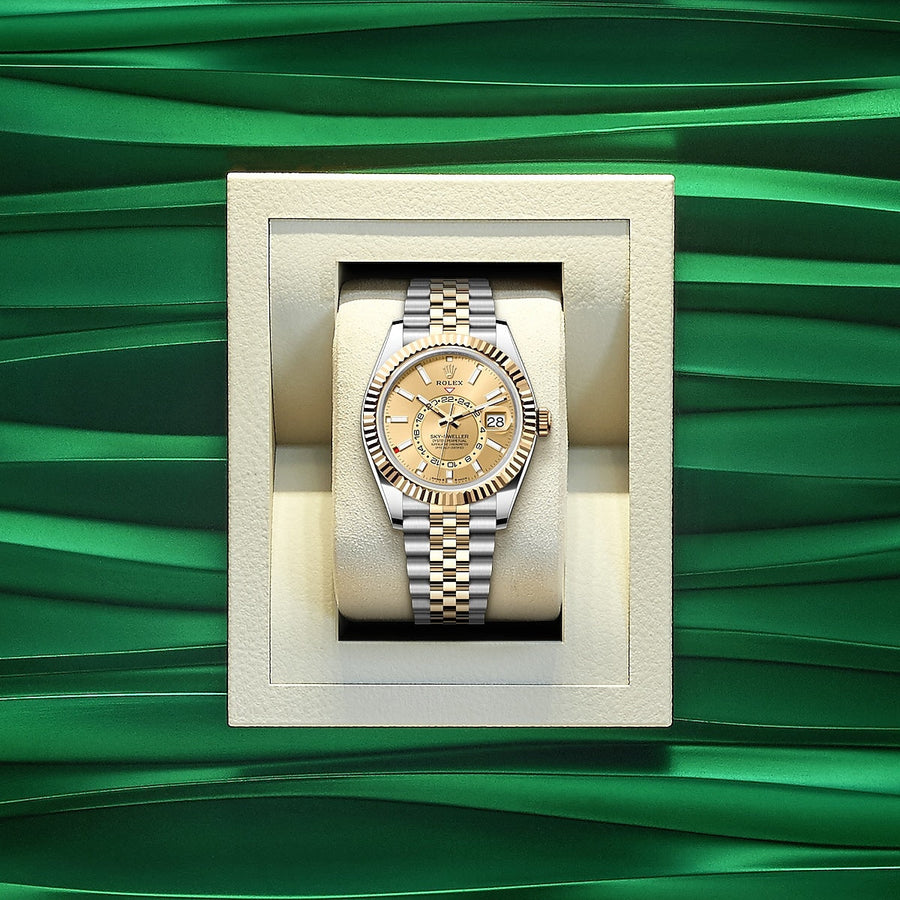 Sky-Dweller, 42mm, Oystersteel and 18k Yellow Gold, Champagne, Jubilee,Ref# 336933-0002 — image 5